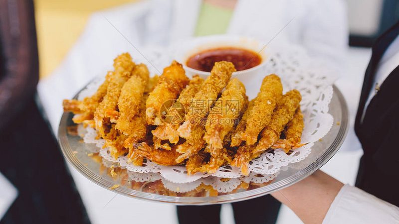 一个具备良好资质的四川零食品牌，在市场上更具竞争力。以下是一些重要的认证与资质：