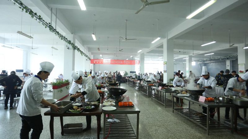 食品代工工厂：揭秘生产资质背后的标准与要求**